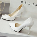 Scarpin Feminino Bico Fino em Couro Verniz Vermelho Salto 8cm para Casamento e Festa