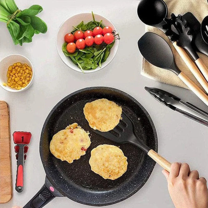 Kit de Utensílios de Cozinha – 12 Peças: Talheres, Colher de Madeira e Panela