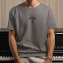 Camiseta Básica Masculina GuGi – Cruz Cristã com Asas de Anjo e Salvador, Frente e Costas, 100% Algodão Premium
