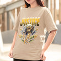 Camiseta Feminina GuGi – Algodão, Estampa Deusa da Justiça com Espada e Balança, Casual e Fashion