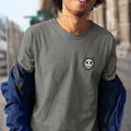 Camiseta Masculina GuGi Coat of Arms Smile Estampa em Agulha Bordada Pequena Minimalista CM01-504