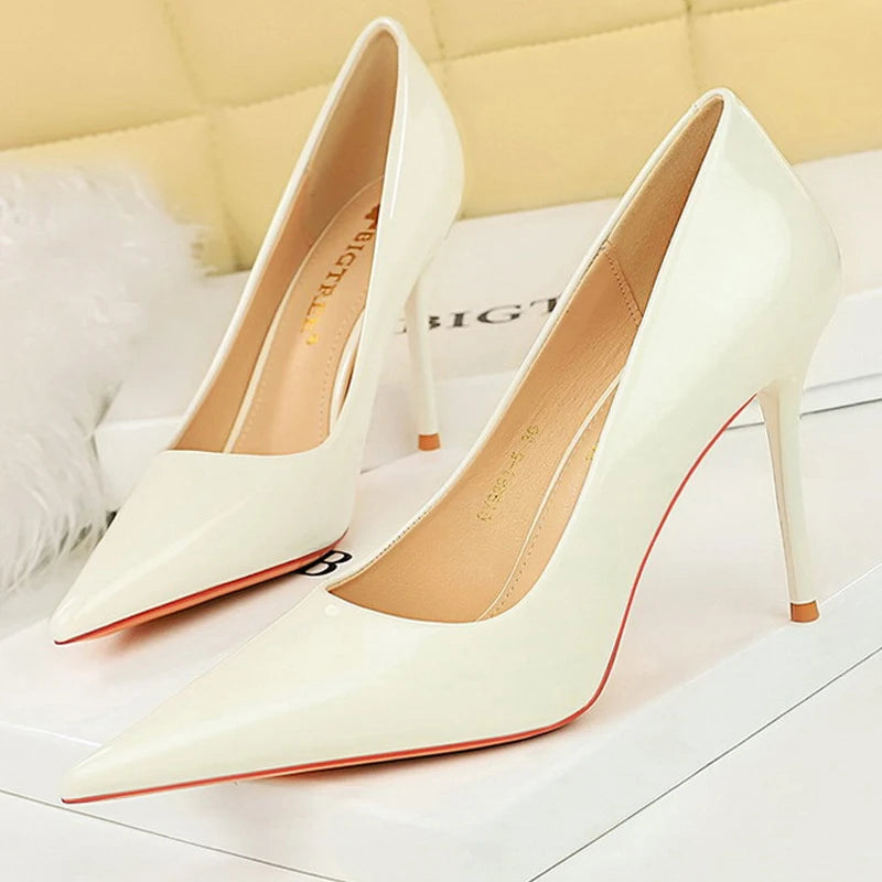 Scarpin Feminino BIGTREE em Couro Verniz Salto Alto Bico Fino para Festa e Casamento