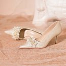 Scarpin Feminino Outono 2024 Bico Fino Boca Rasa com Flores e Pedrarias para Noivas