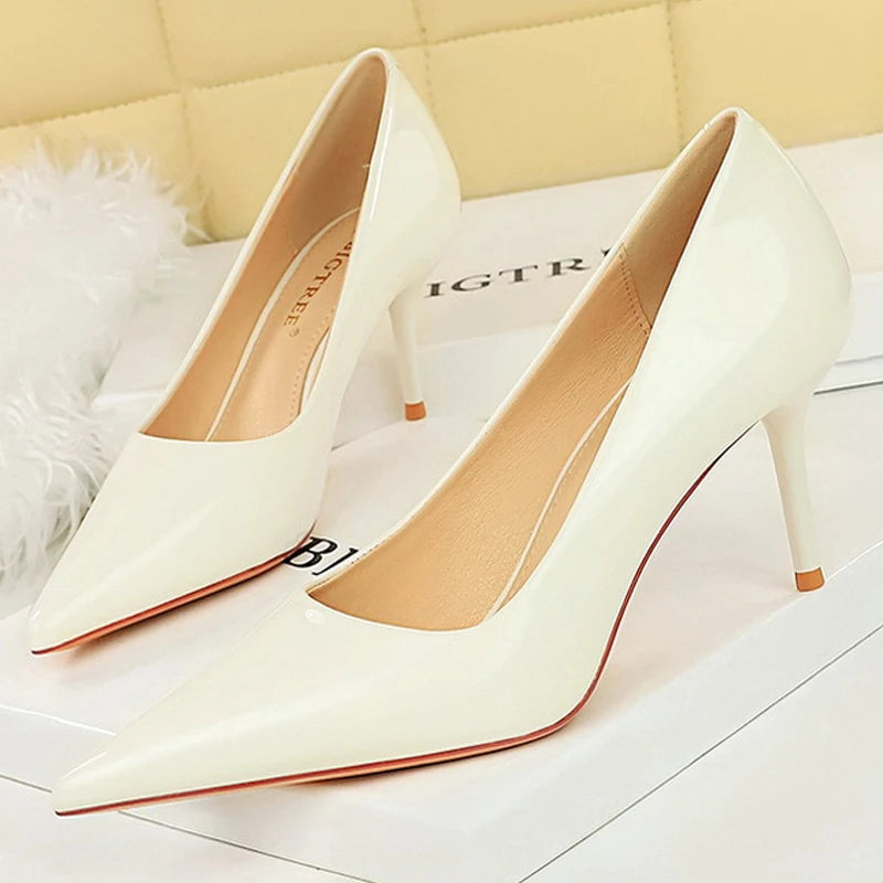Scarpin Feminino BIGTREE em Couro Verniz Salto Alto Bico Fino para Festa e Casamento