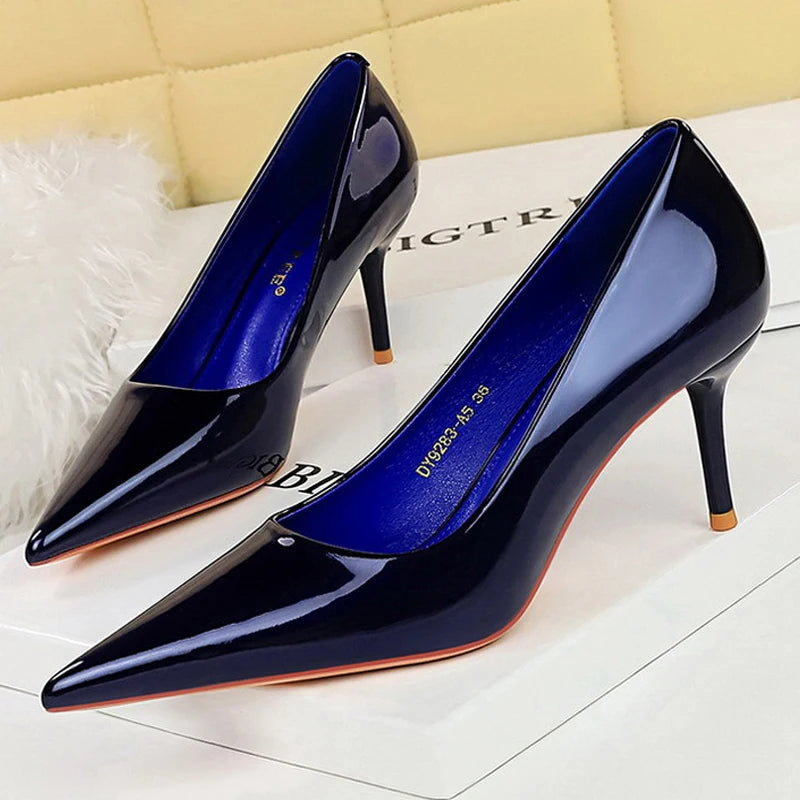 Scarpin Feminino BIGTREE em Couro Verniz Salto Alto Bico Fino para Festa e Casamento