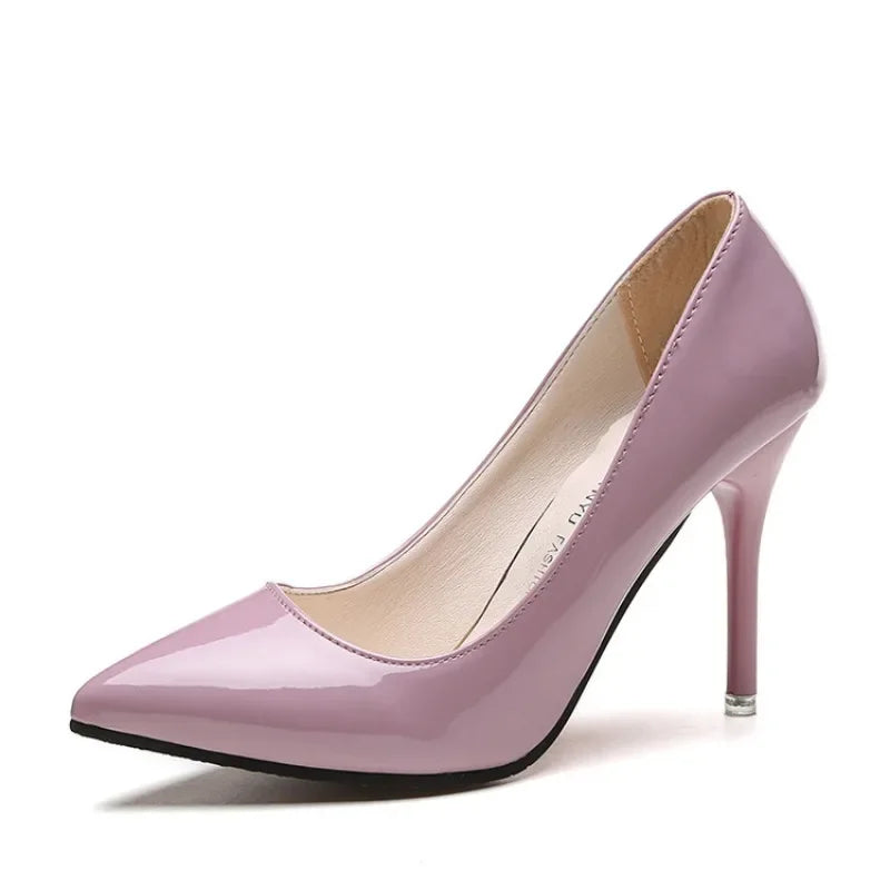 Scarpin Feminino Bico Fino em Couro Verniz Vermelho Salto 8cm para Casamento e Festa