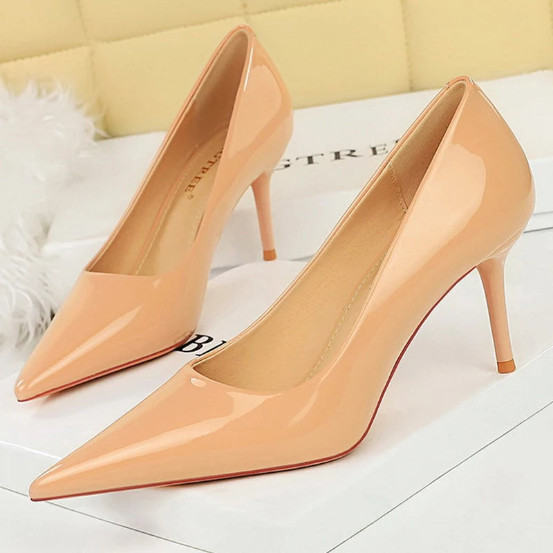 Scarpin Feminino BIGTREE em Couro Verniz Salto Alto Bico Fino para Festa e Casamento