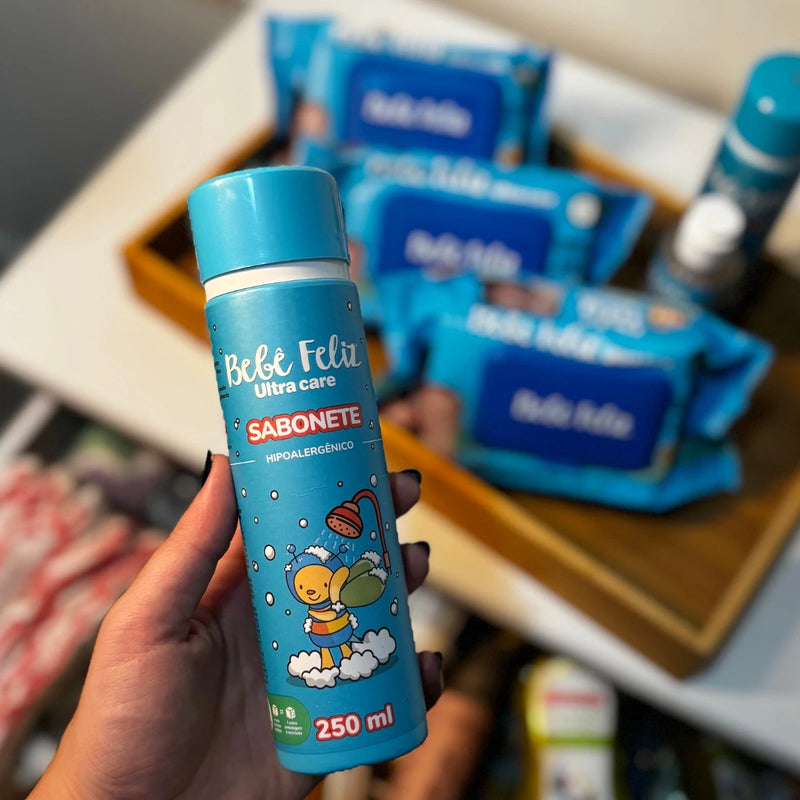 Kit Happy Bath – 1 Shampoo + 1 Sabonete + 1 Toalha Não Decidida + 1 Colônia Água Happy Baby