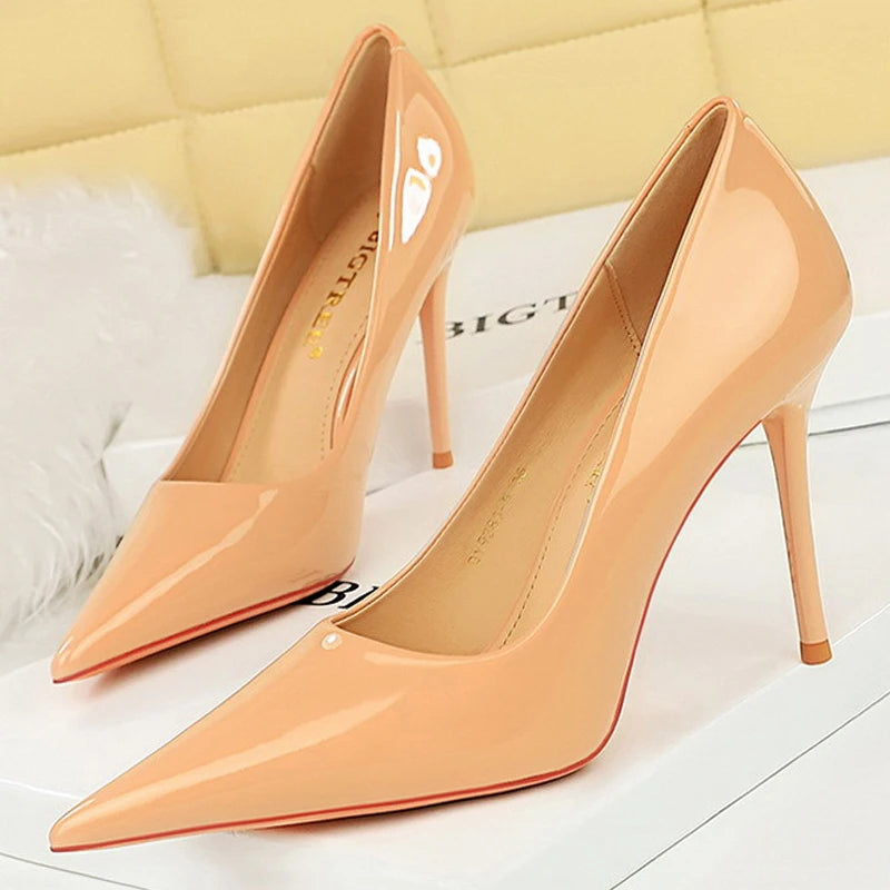 Scarpin Feminino BIGTREE em Couro Verniz Salto Alto Bico Fino para Festa e Casamento