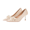 Scarpin Feminino Outono 2024 Bico Fino Boca Rasa com Flores e Pedrarias para Noivas